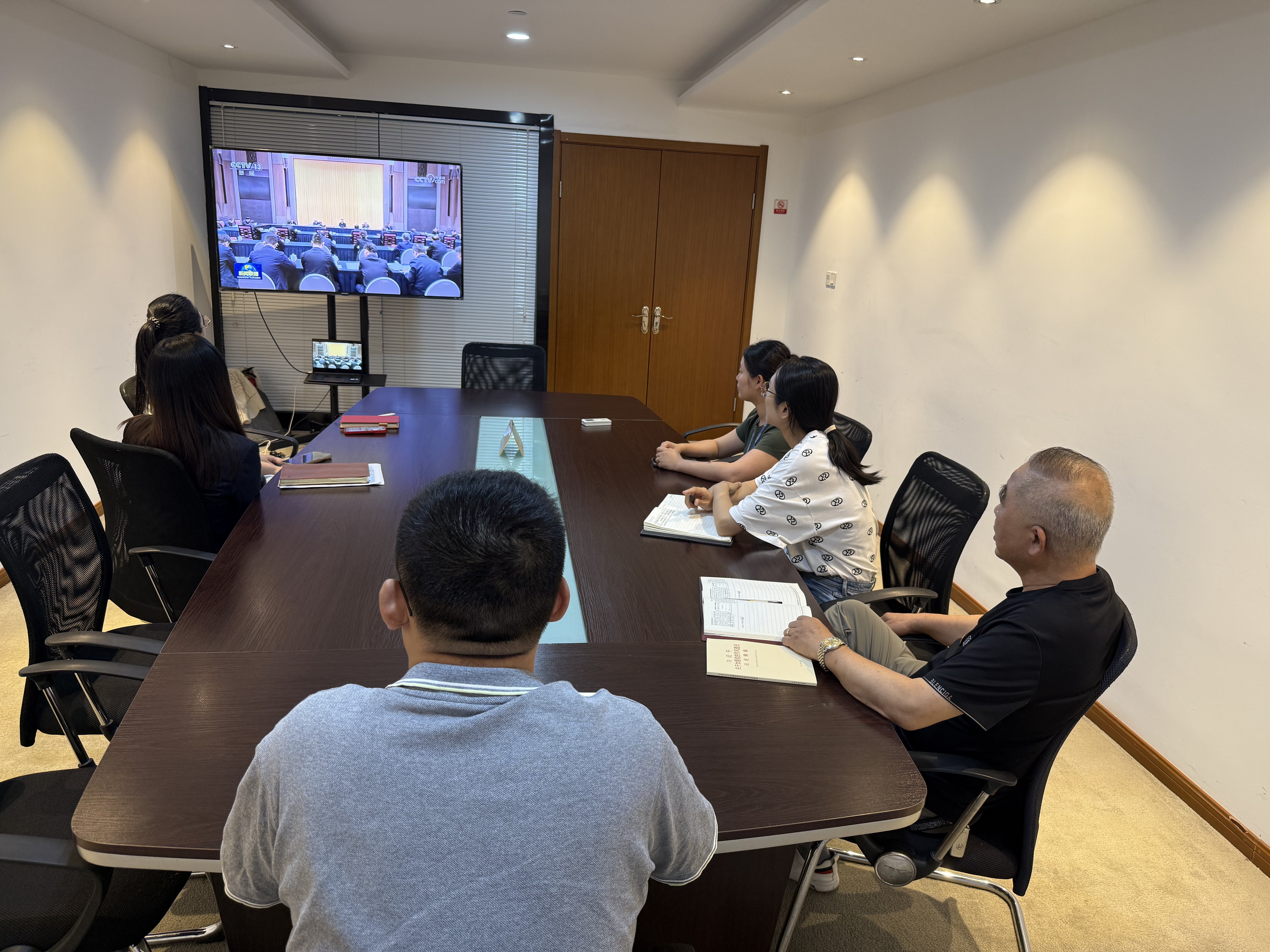 水晶城黨支部開展5月黨員固定活動(dòng)