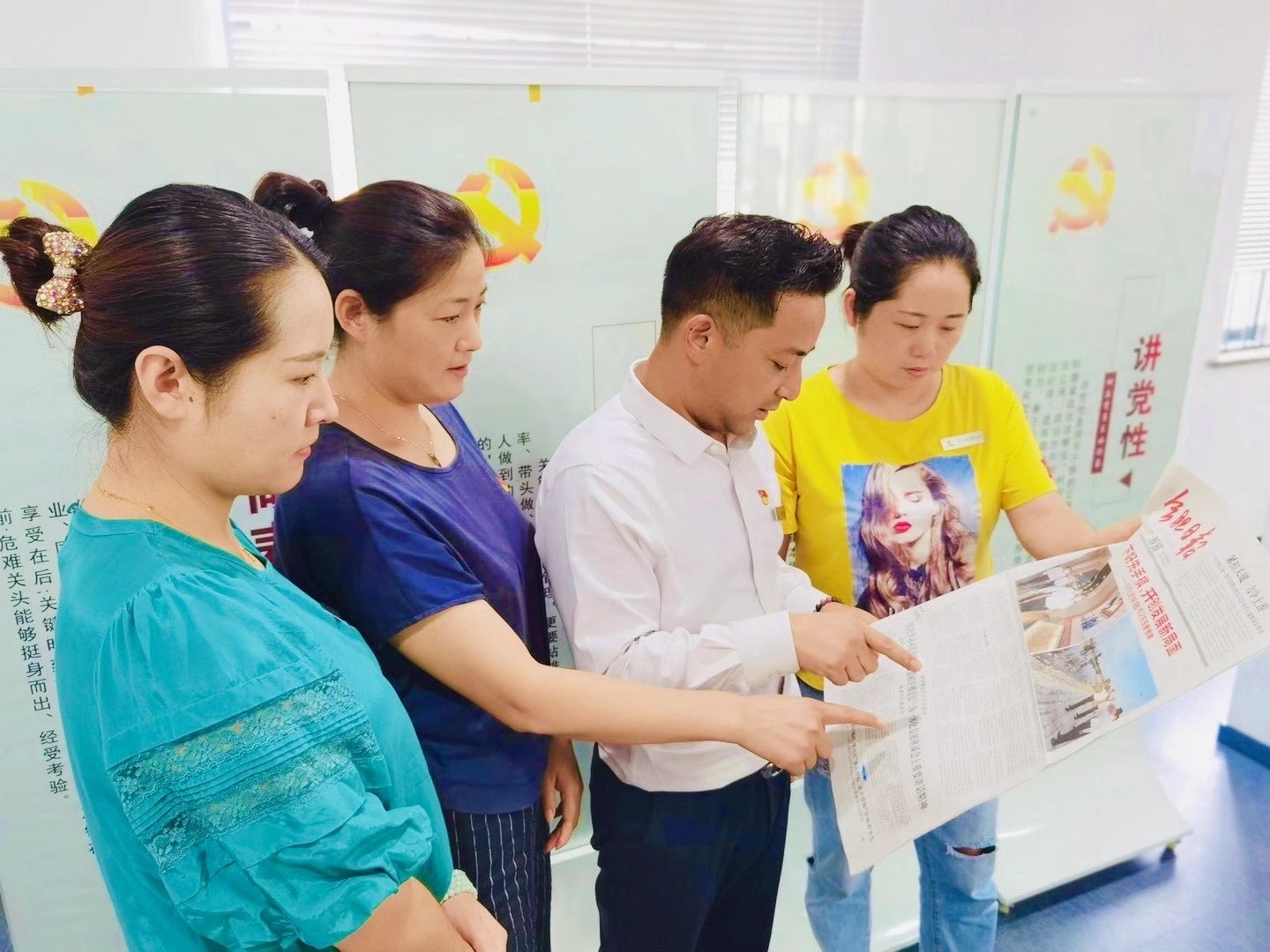 廬陽建華文創(chuàng)園黨支部貫徹學習 習近平總書記考察安徽重要講話精神