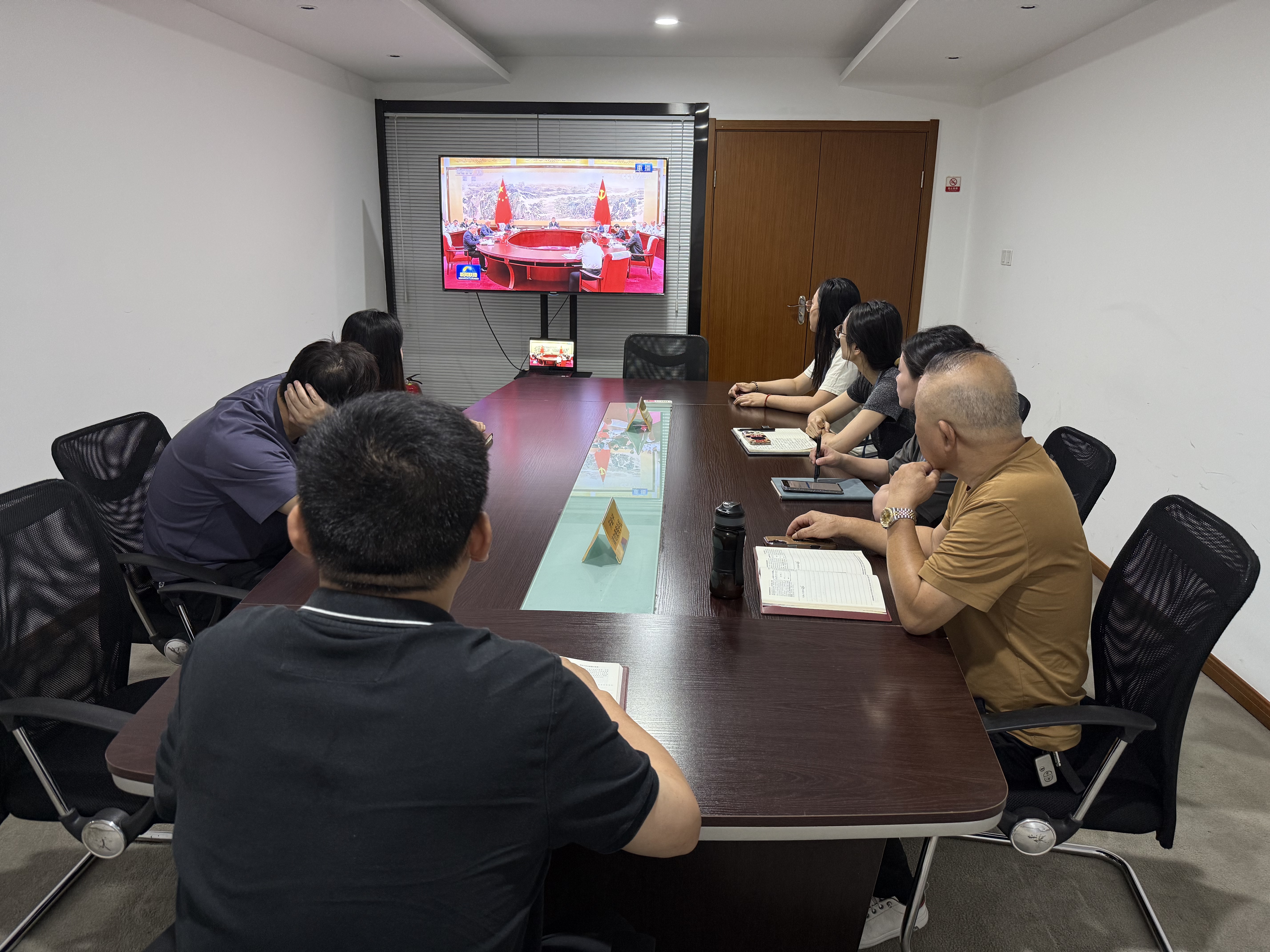 水晶城黨支部開展7月黨員固定活動(dòng)