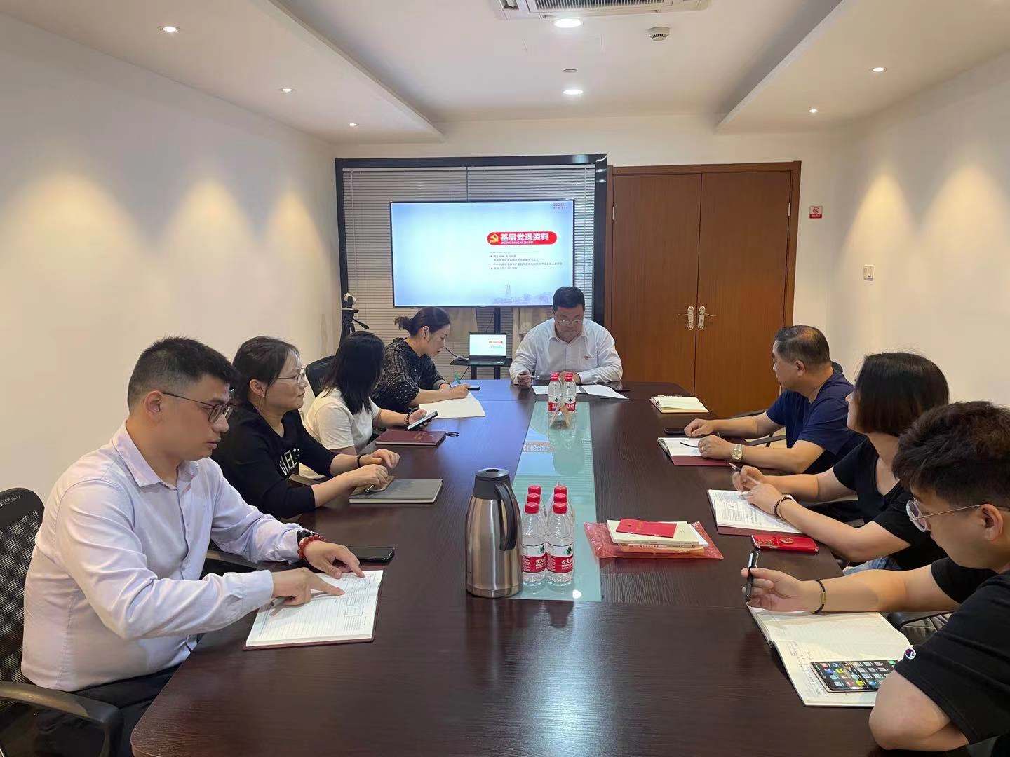 水晶城開(kāi)展書記講黨課活動(dòng)