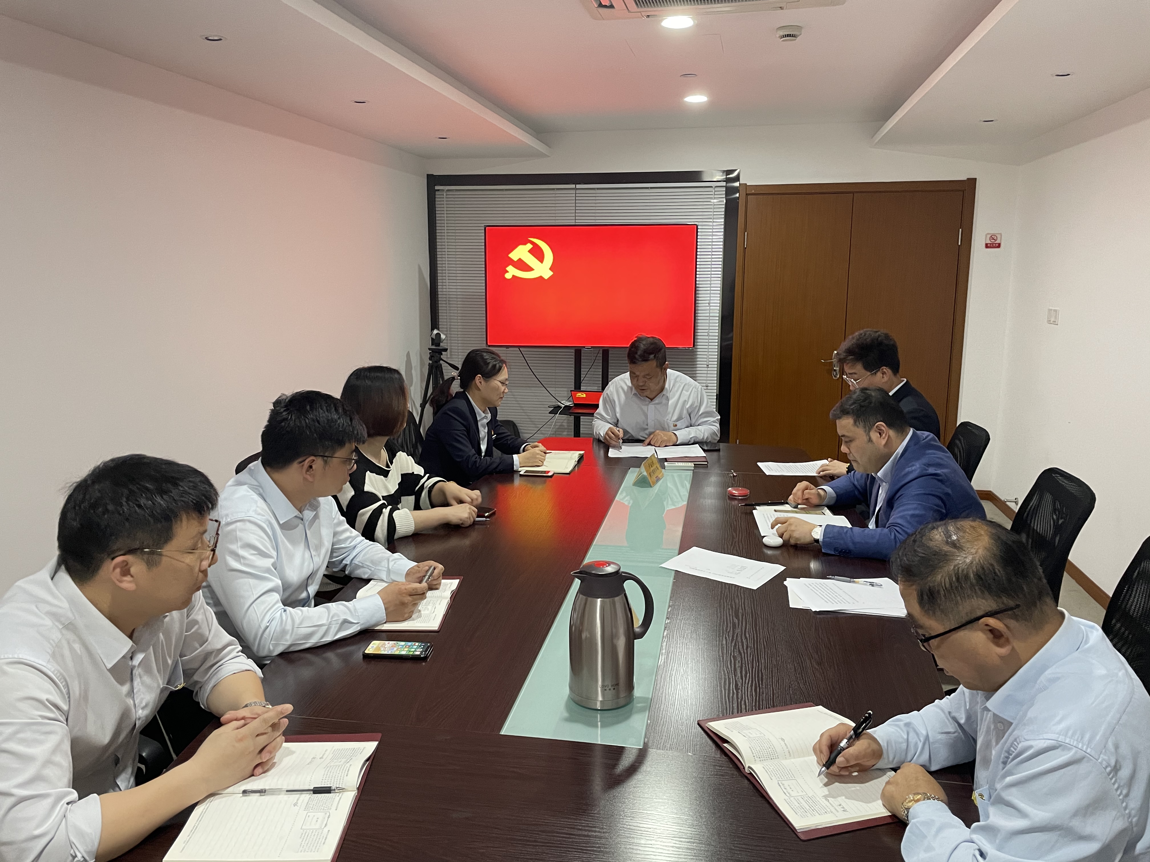 水晶城黨支部召開(kāi)黨員納新大會(huì)