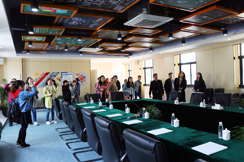 20190404合肥高新區(qū)長(zhǎng)寧社區(qū)來(lái)廬陽(yáng)建華文創(chuàng)園考察學(xué)習(xí)  (2).jpg