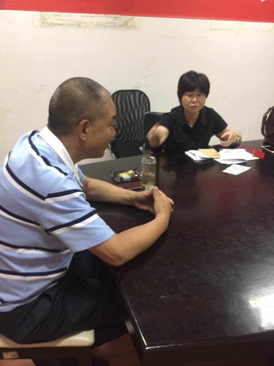 夸夸我們的老村長(zhǎng) (2).jpg 夸夸我們的老村長(zhǎng) (2).jpg